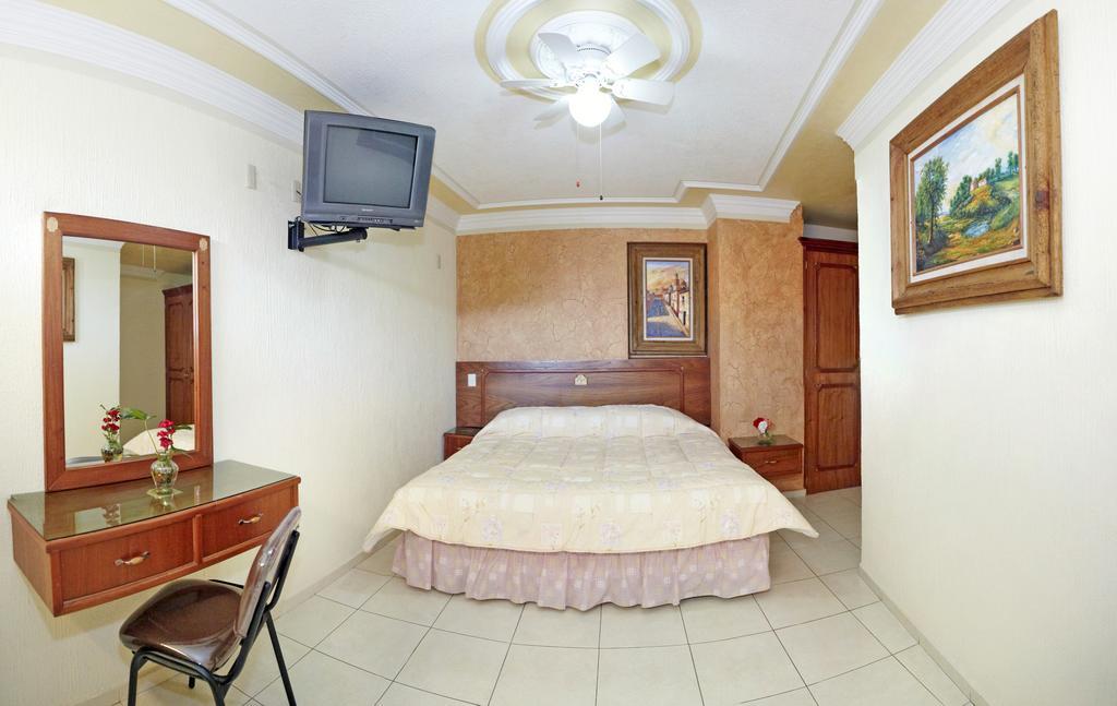 Hotel Rincon Tarasco モレリア エクステリア 写真